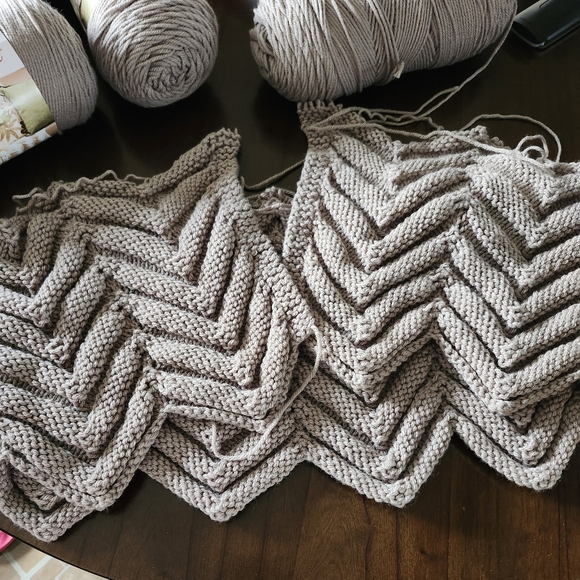 ( SOLD  ) Bernat Super Value Yarn - Picture 6 of 6